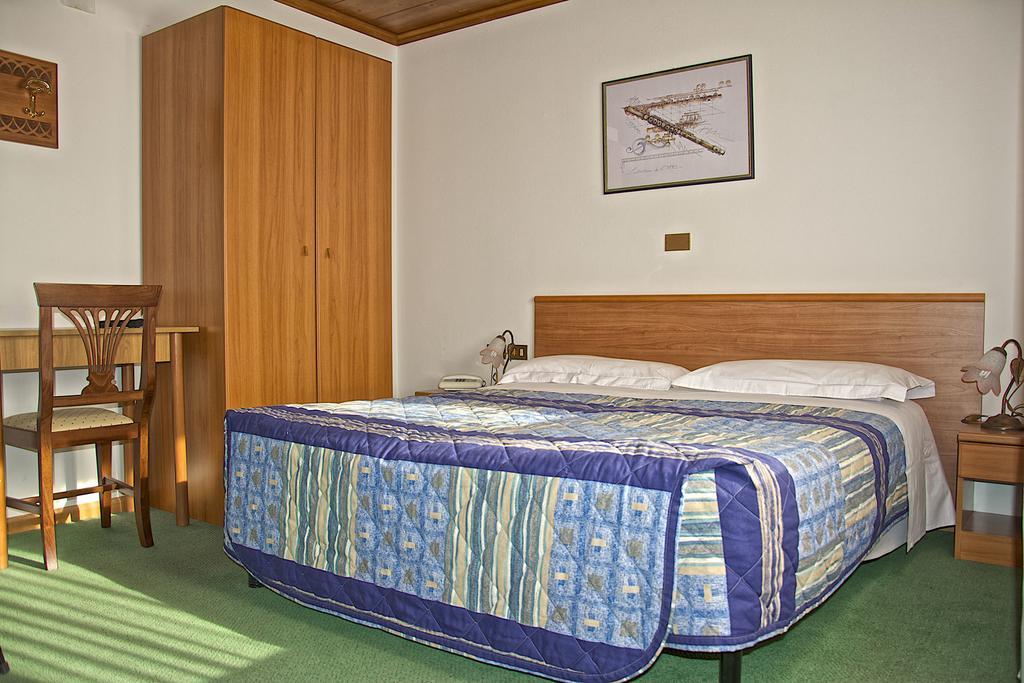 Albergo Ristorante Iris Auronzo di Cadore Dış mekan fotoğraf