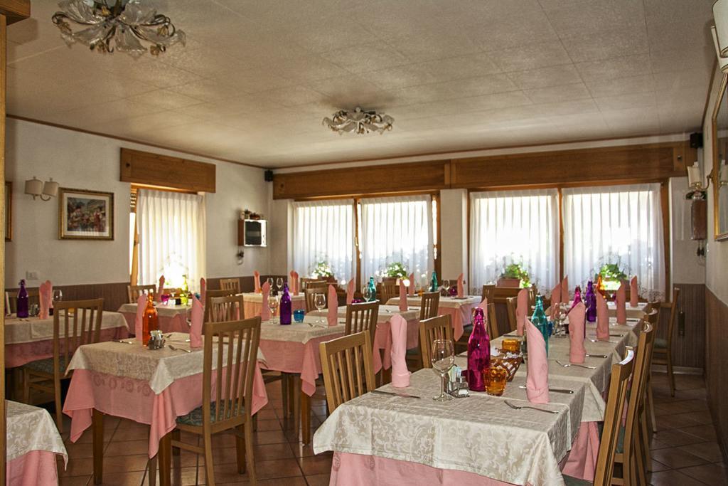 Albergo Ristorante Iris Auronzo di Cadore Dış mekan fotoğraf