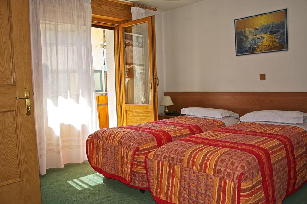 Albergo Ristorante Iris Auronzo di Cadore Dış mekan fotoğraf