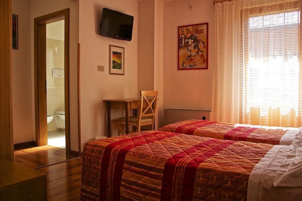 Albergo Ristorante Iris Auronzo di Cadore Dış mekan fotoğraf